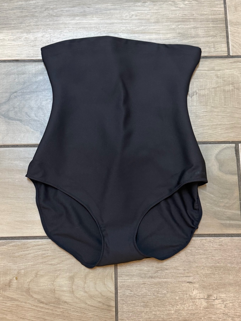 SKIMS Body Butt Lifting Brief Onyx Black Shapewear Bodysuit